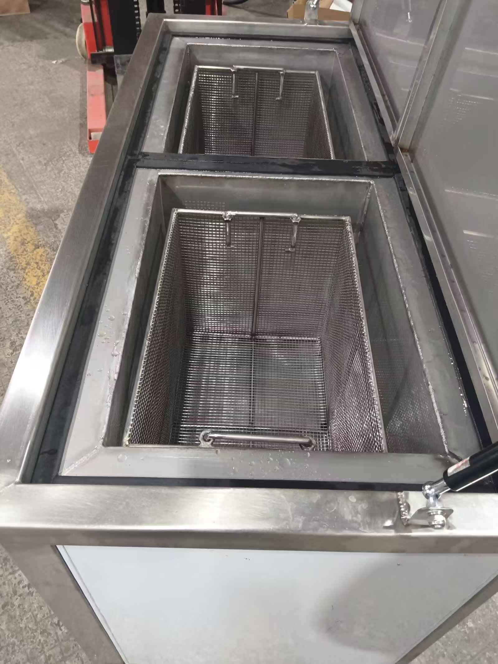 什么是超声波清洗机？江门恒泰清洗设备有限公司如何提供工业级清洗解决方案？