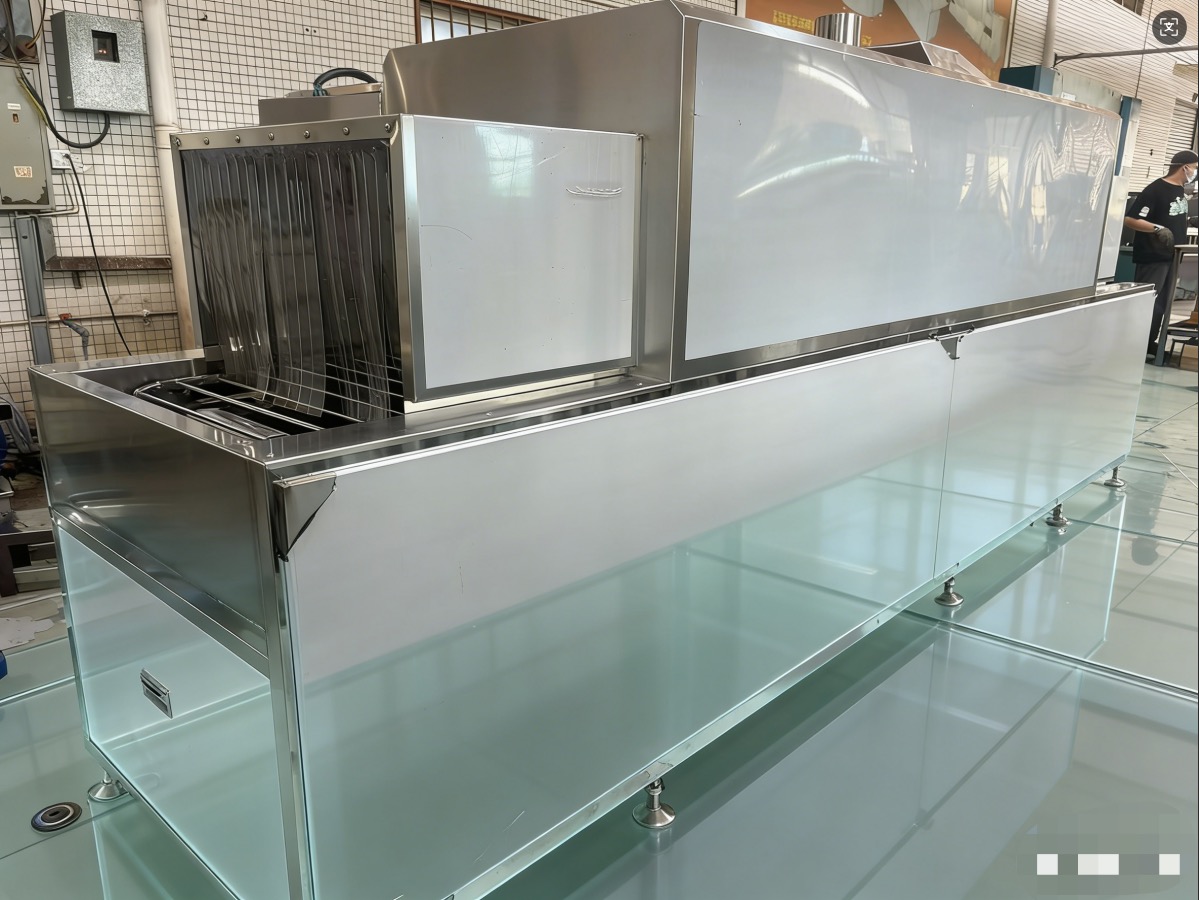 不锈钢连续式洗筐机 恒泰食品周转箱清洗机 全自动高压喷淋清洗设备